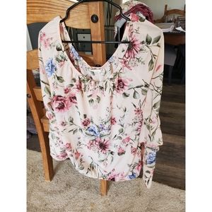 Bell sleeve off shoulder floral top